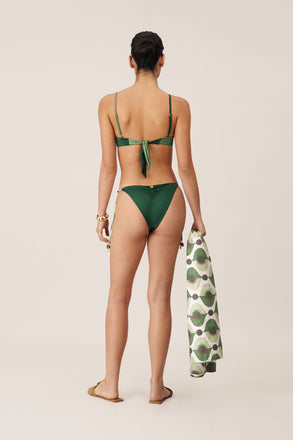 Bikini Sand / Donna Origen