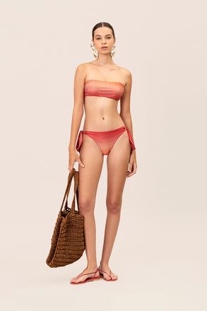 Bikini Indi / Clay Onda